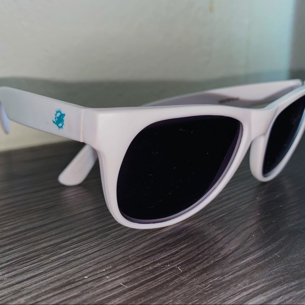 Miami Dolphins shades🐬🏈